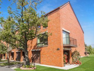 3849 Appian Way, Glenview, IL 60025