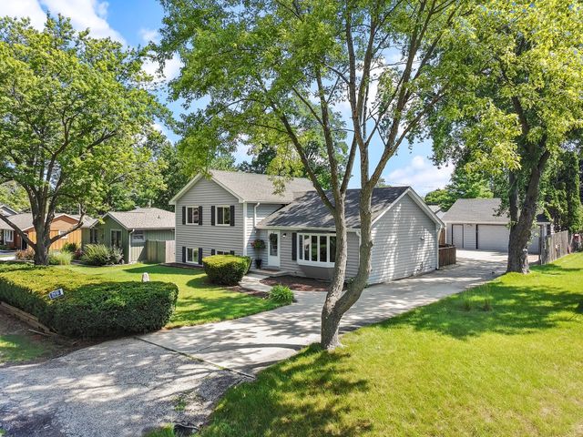 2910 Hickory Lane, Twin Lakes, WI 53181