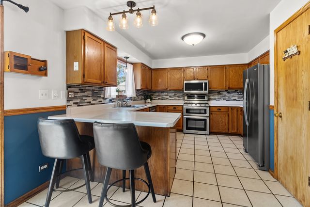 2910 Hickory Lane, Twin Lakes, WI 53181