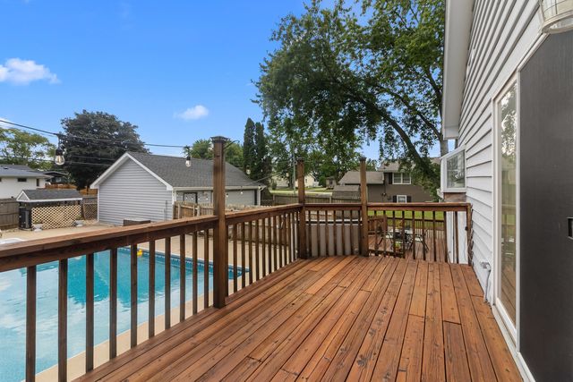 2910 Hickory Lane, Twin Lakes, WI 53181