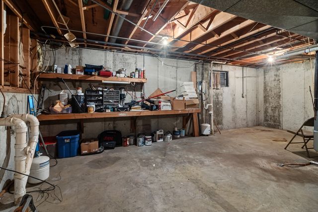 2910 Hickory Lane, Twin Lakes, WI 53181
