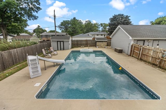 2910 Hickory Lane, Twin Lakes, WI 53181