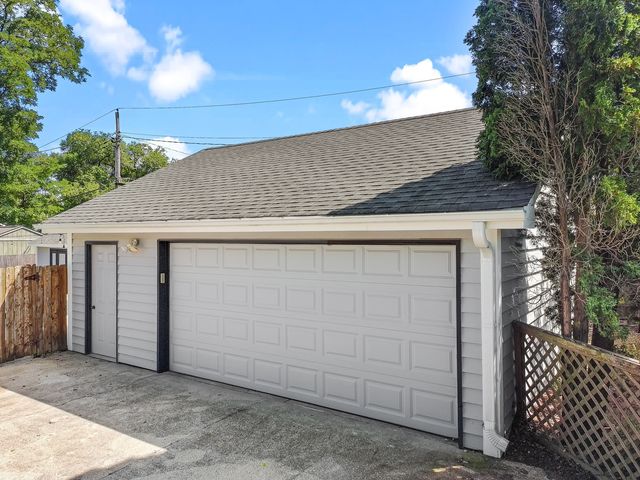 2910 Hickory Lane, Twin Lakes, WI 53181