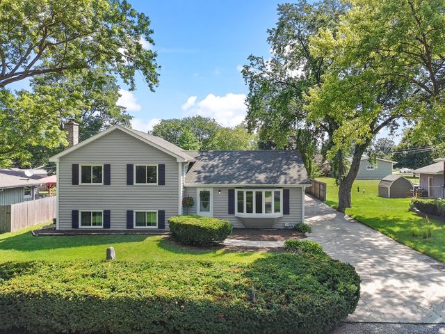 2910 Hickory Lane, Twin Lakes, WI 53181