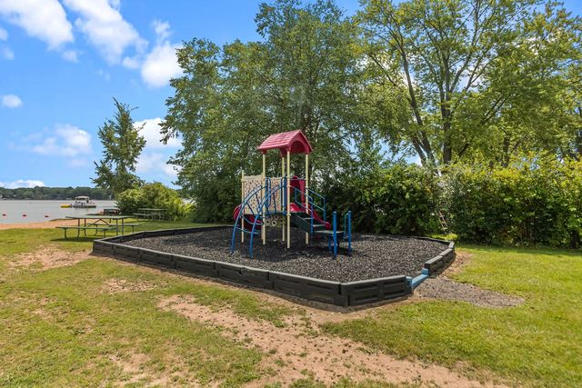 2910 Hickory Lane, Twin Lakes, WI 53181