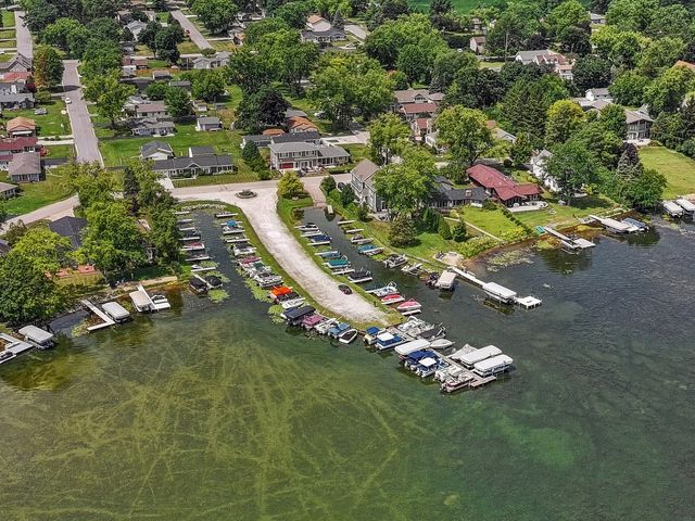 2910 Hickory Lane, Twin Lakes, WI 53181