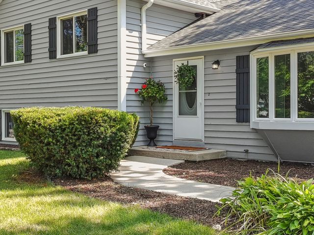 2910 Hickory Lane, Twin Lakes, WI 53181