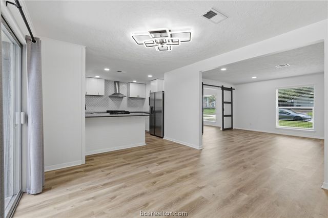 3618 Sunnybrook Lane, Bryan, TX 77802