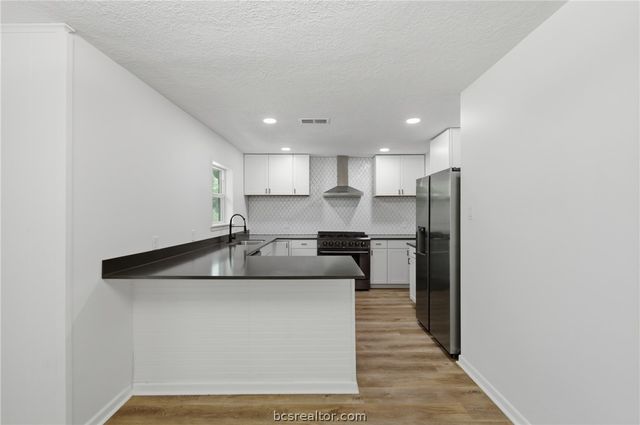 3618 Sunnybrook Lane, Bryan, TX 77802