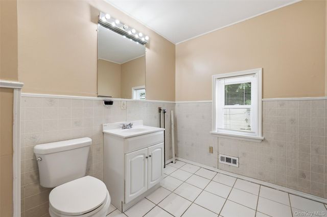 14 Nevada Road, West Babylon, NY 11704