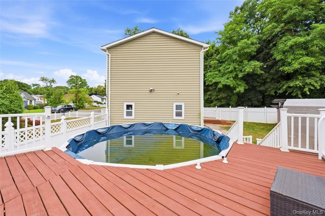 14 Nevada Road, West Babylon, NY 11704