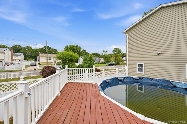 14 Nevada Road, West Babylon, NY 11704