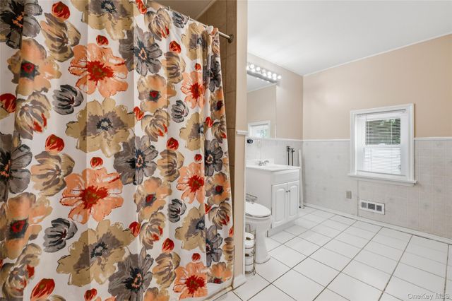 14 Nevada Road, West Babylon, NY 11704
