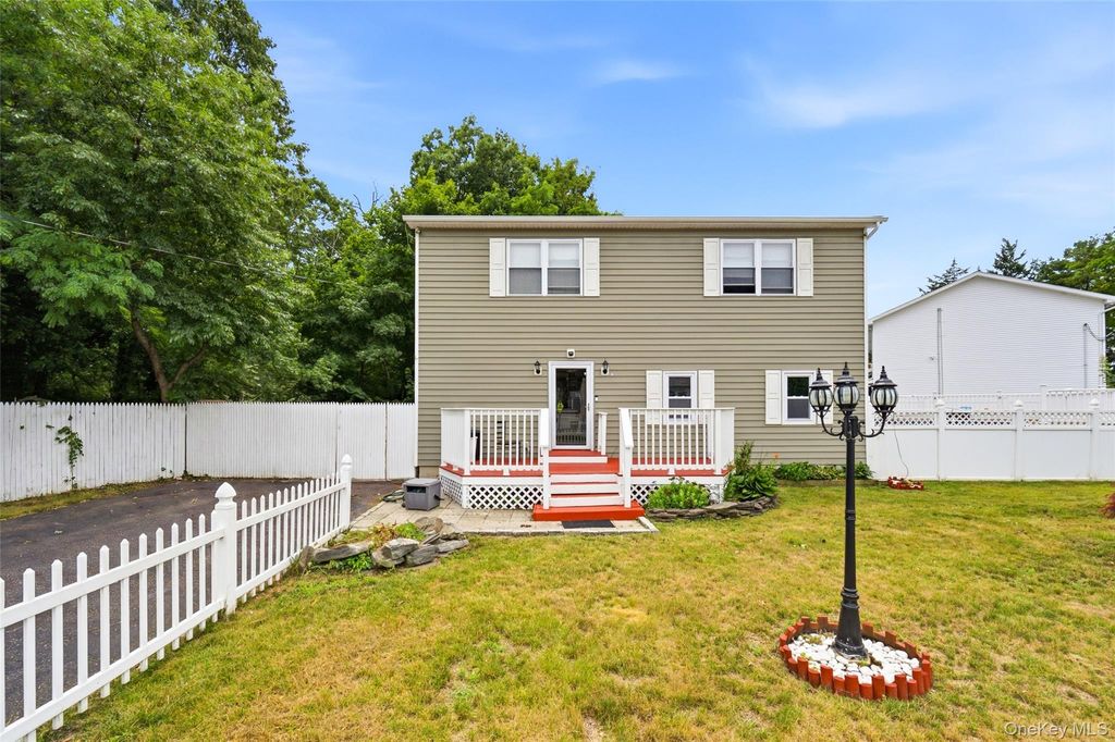 14 Nevada Road, West Babylon, NY 11704
