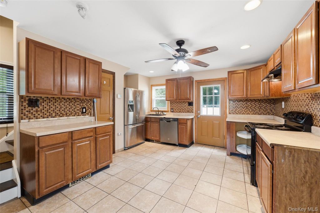 14 Nevada Road, West Babylon, NY 11704 — photo 2