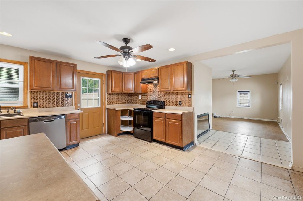 14 Nevada Road, West Babylon, NY 11704 — photo 3