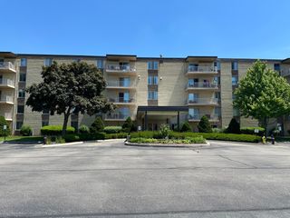 110 W Butterfield Road 402S, Elmhurst, IL 60126