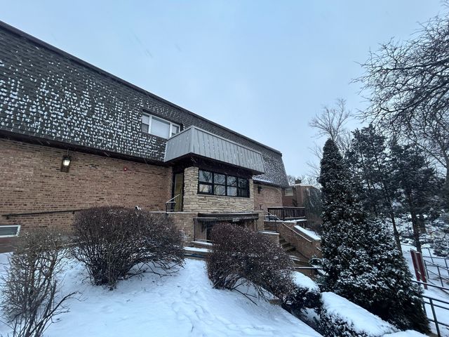 1039 COLLEGE Avenue F1, Wheaton, IL 60187