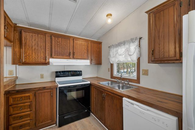 24 Donald Drive, Goffstown, NH 03045