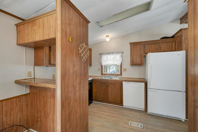 24 Donald Drive, Goffstown, NH 03045