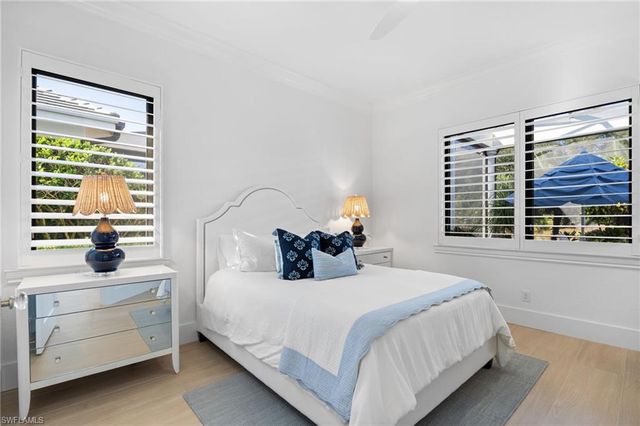 3737 Mahogany Bend DR, Naples, FL 34114