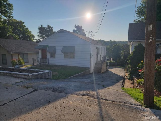 832 Elsworth Place, Ferguson, MO 63135