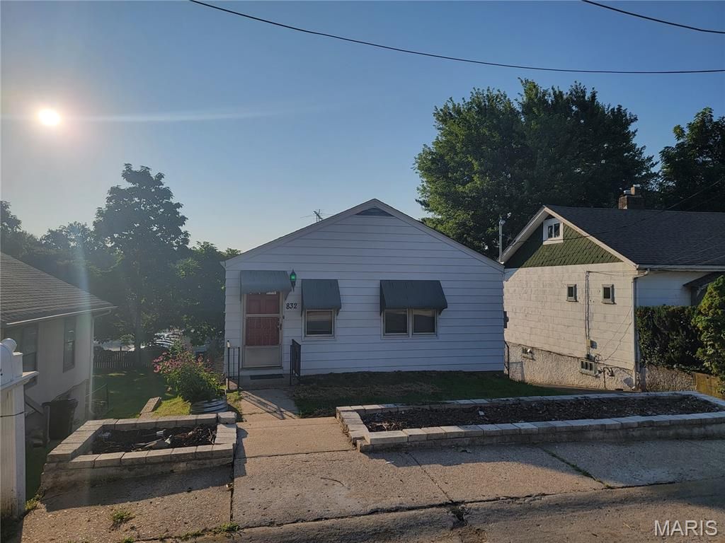 832 Elsworth Place, Ferguson, MO 63135