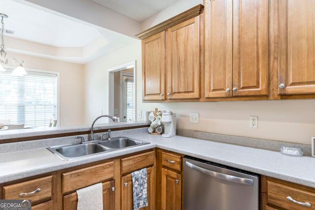 608 Twelve Oaks Drive, Warner Robins, GA 31088