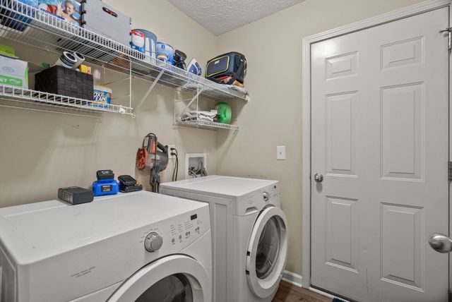 304 W Winterberry Trl, White House, TN 37188