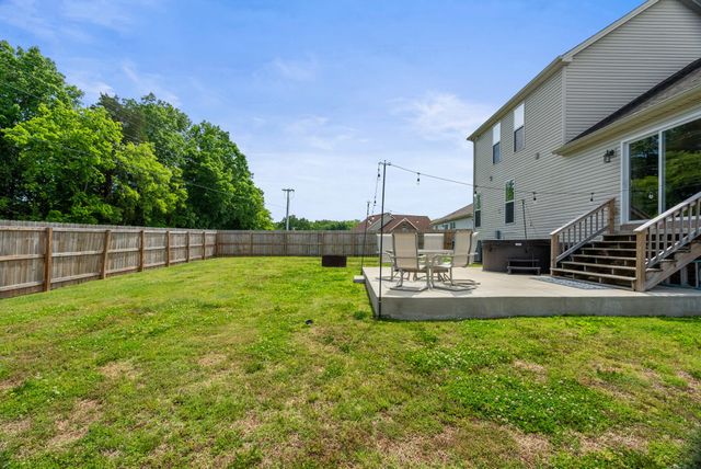 304 W Winterberry Trl, White House, TN 37188