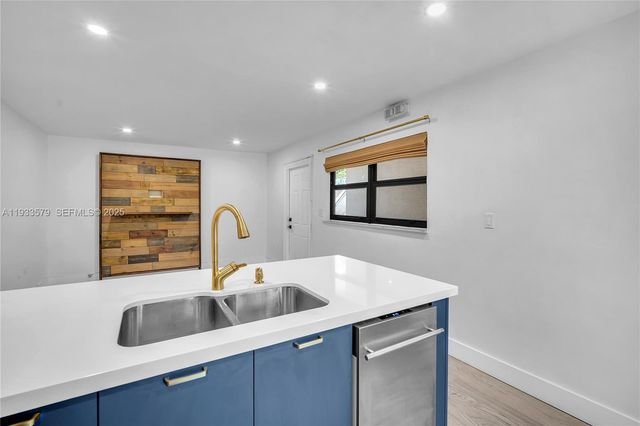 3265 Virginia St 20, Miami, FL 33133