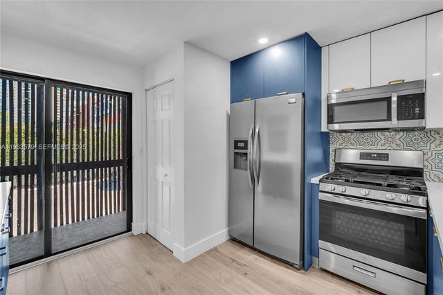 3265 Virginia St 20, Miami, FL 33133