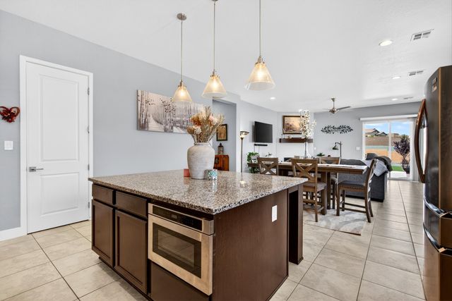 5213 Bullseye Road NE, Rio Rancho, NM 87144