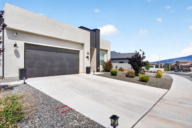 5213 Bullseye Road NE, Rio Rancho, NM 87144