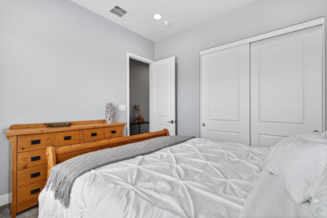 5213 Bullseye Road NE, Rio Rancho, NM 87144