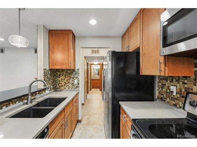 9727 E Peakview Ave A03, Englewood, CO 80111