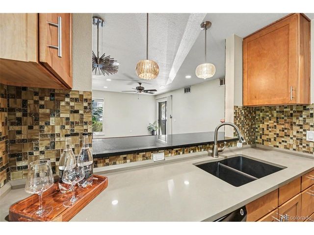 9727 E Peakview Ave A03, Englewood, CO 80111