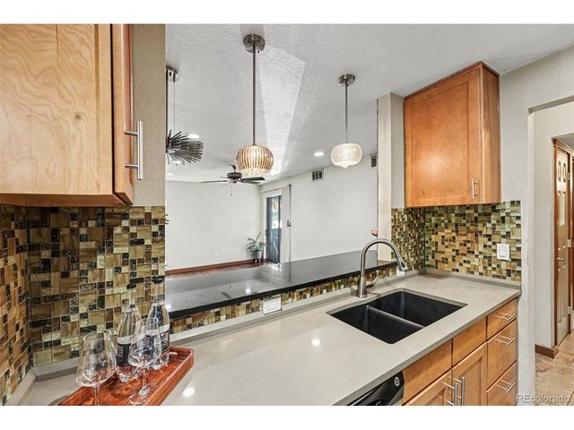9727 E Peakview Ave A03, Englewood, CO 80111