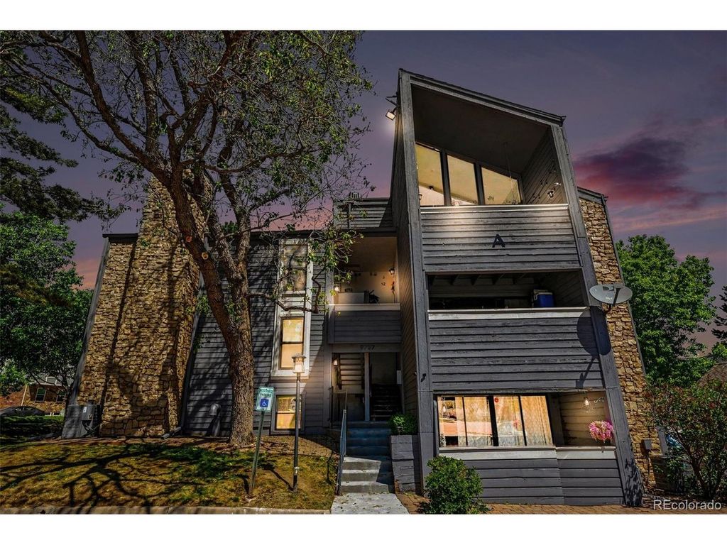 9727 E Peakview Ave A03, Englewood, CO 80111
