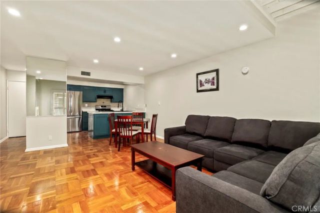 6525 La Mirada Avenue 112, Los Angeles, CA 90038