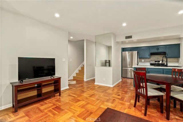 6525 La Mirada Avenue 112, Los Angeles, CA 90038