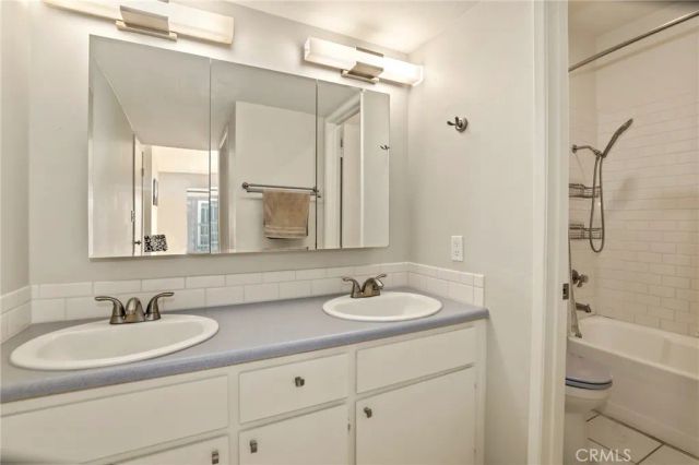 6525 La Mirada Avenue 112, Los Angeles, CA 90038