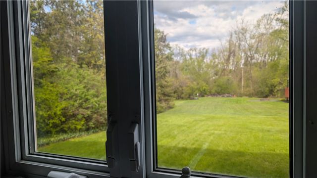 11 Barns Court, Greece, NY 14612