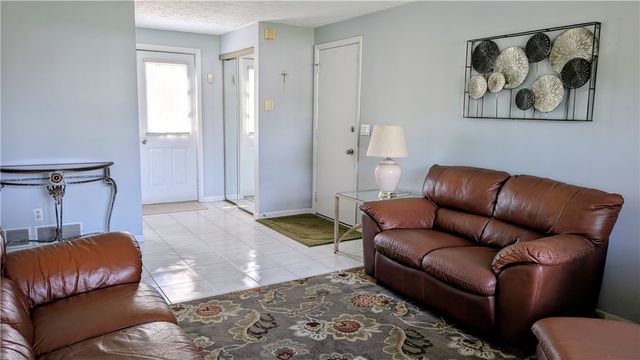 11 Barns Court, Greece, NY 14612