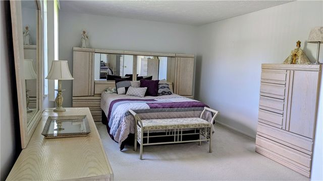 11 Barns Court, Greece, NY 14612