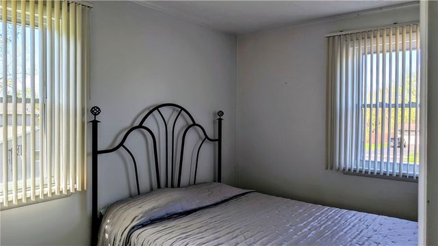 11 Barns Court, Greece, NY 14612