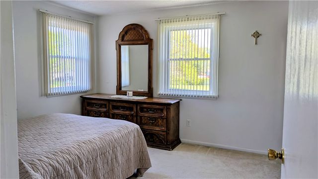 11 Barns Court, Greece, NY 14612
