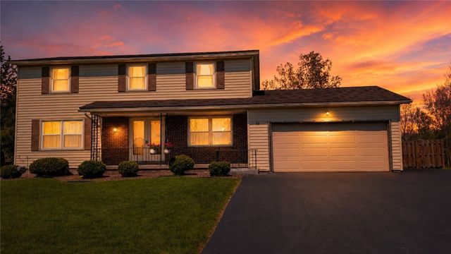 11 Barns Court, Greece, NY 14612