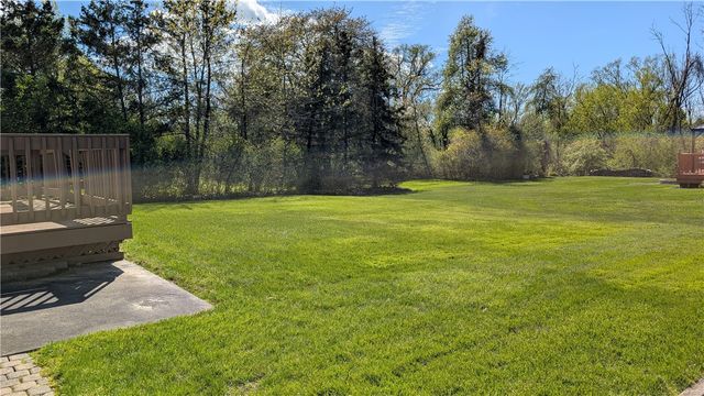 11 Barns Court, Greece, NY 14612