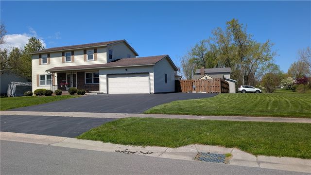 11 Barns Court, Greece, NY 14612